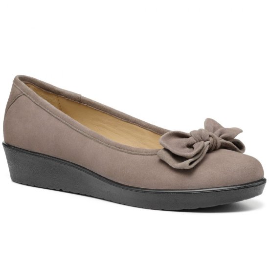 Jade Womens Low Wedge Pumps