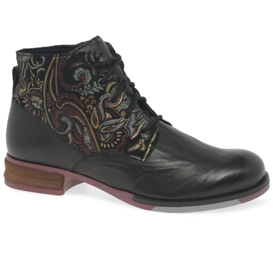 Sanja 10 Womens Ankle Boots
