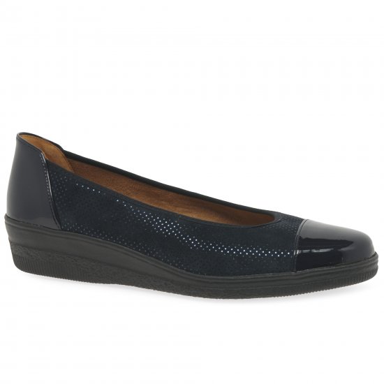 Petunia Womens Accent Low Heeled Pumps